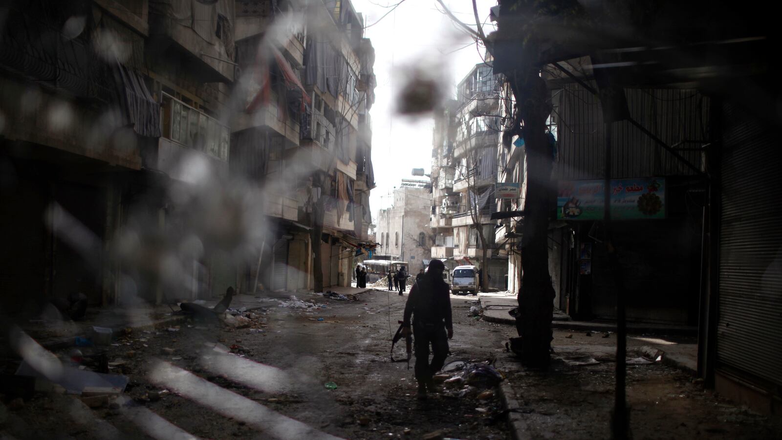 cheats/2013/03/06/un-peacekeepers-held-near-syria/130223-syria-jabhat-al-nusra-gelb_sywkvc