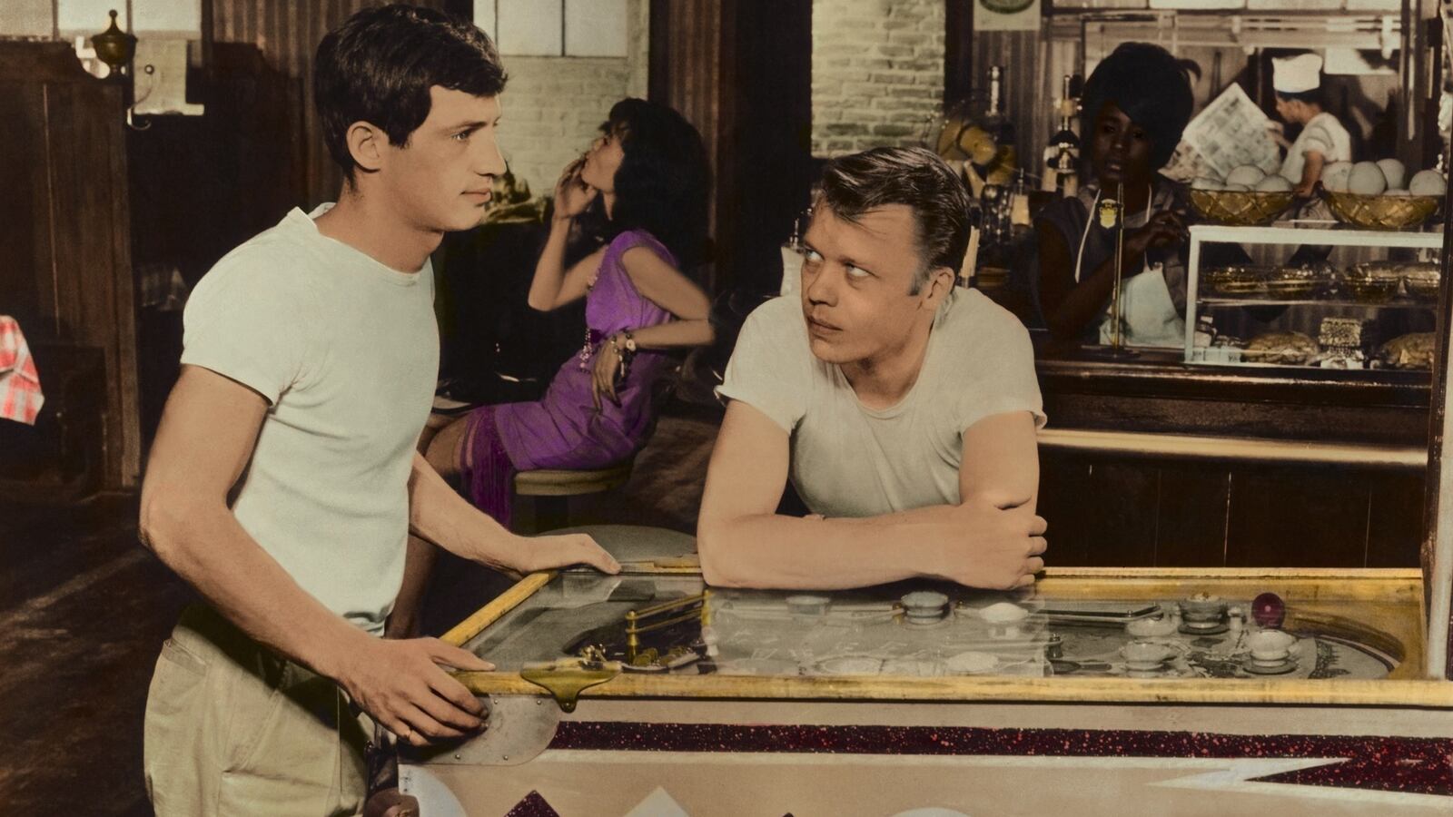 articles/2013/07/13/paris-cafes-lose-their-pinball-machines-as-numbers-dwindle/130712-france-pinball-cressant_ujjzbh