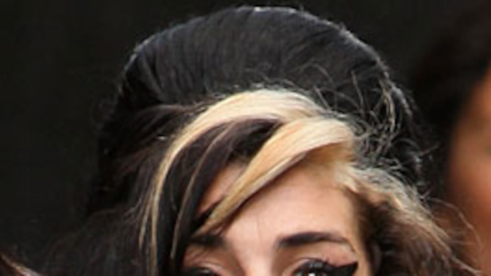 cheats/2009/07/25/amy-winehouse-acquitted-for-assault/amy-winehouse_iiukv4