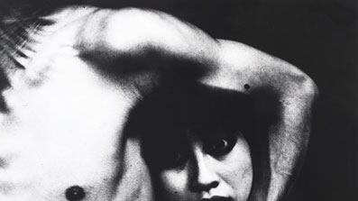 articles/2009/10/15/photography-that-provokes/gefter-japanese-photography_56354_r6i5od