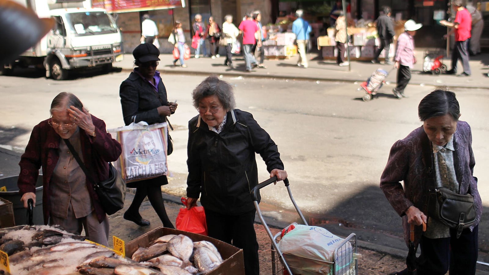 cheats/2014/03/06/skin-disease-hits-in-nyc-chinatown/140306-chinese-market-bacteria-cheat_fechvh