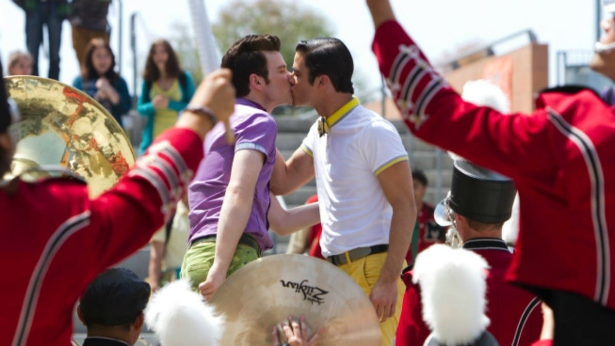 articles/2013/09/27/the-first-glee-without-cory-monteith-was-blissfully-joyous/Glee-Premiere-Photo-tease_hdch7l