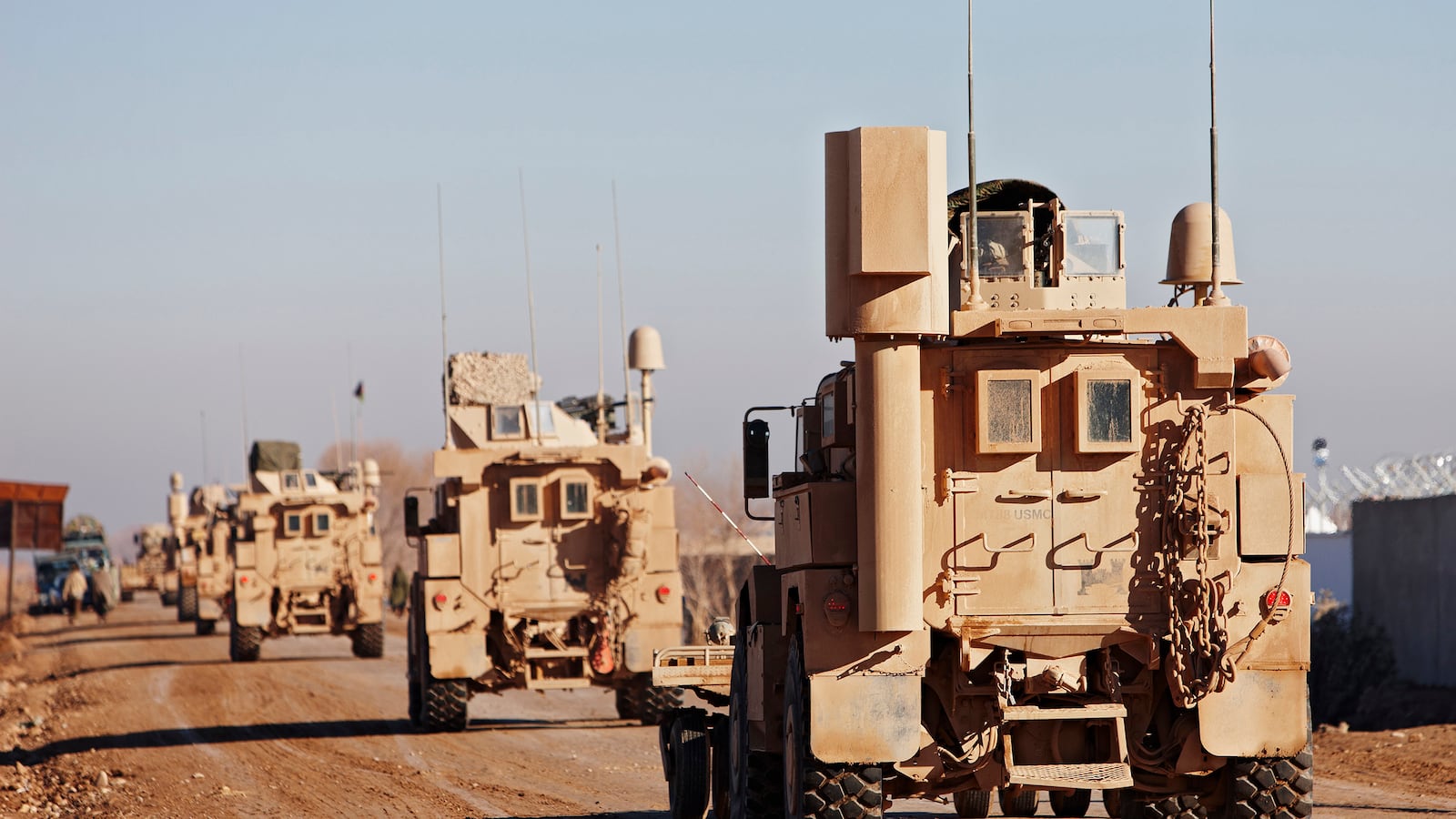 articles/2014/08/25/fives-and-twenty-fives-is-fiction-honed-in-a-combat-zone/140824-Castner-five-twentyfive-tease_ugsyip