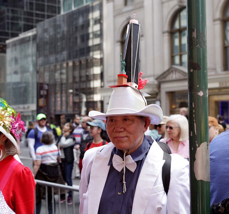 galleries/2018/01/01/easter-bonnet-parade-new-york-city/170414_easter_bonnet_2_esalsl
