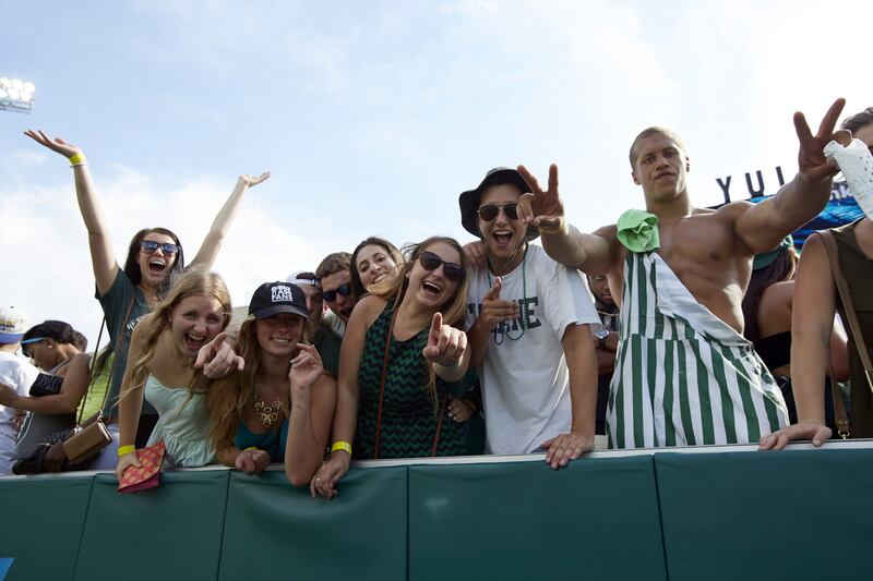 galleries/2014/11/06/25-sexiest-colleges-photos/141107-sexy-colleges-tulane_duudyr