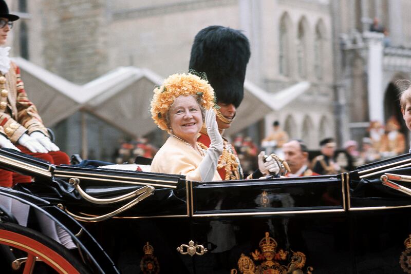 galleries/2012/01/05/photographer-eve-arnold-dies-see-her-photos-of-marilyn-monroe-and-more-photos/eve-arnold-obit-gal-queen_d7y2ul