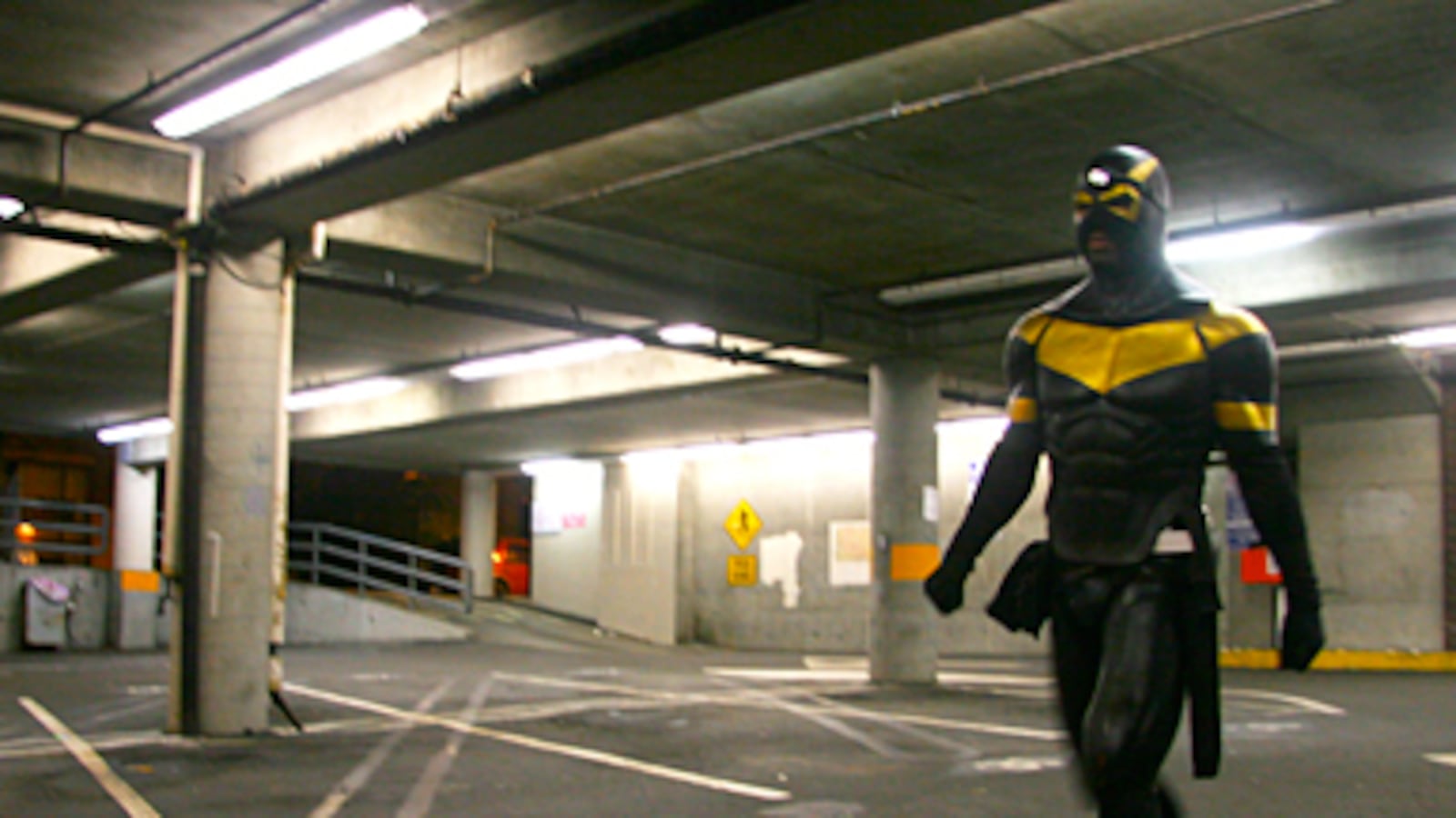 articles/2010/12/06/the-rain-city-superheroes-seattles-amateur-crime-fighters/ross-superhero-vigilantes_145426_kdccfo