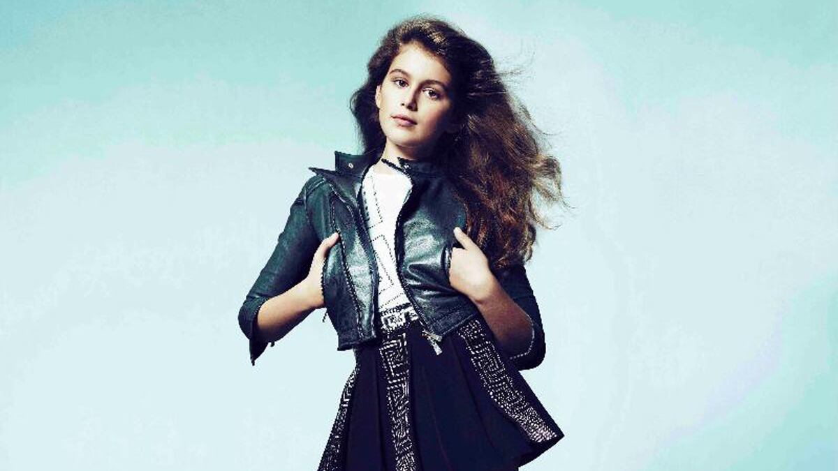articles/2012/01/19/cindy-crawford-s-daughter-kaia-gerber-versace-model-photos/cindy-crawford-daughter-wilkinson_a1eslr