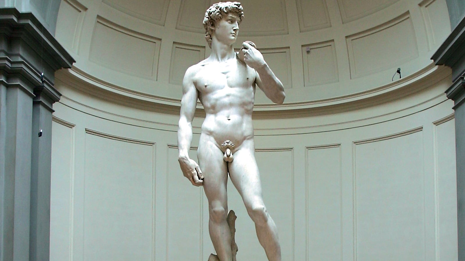 cheats/2014/05/01/michelangelo-s-david-has-weak-ankles/140501-david-cheat_zhrfd8