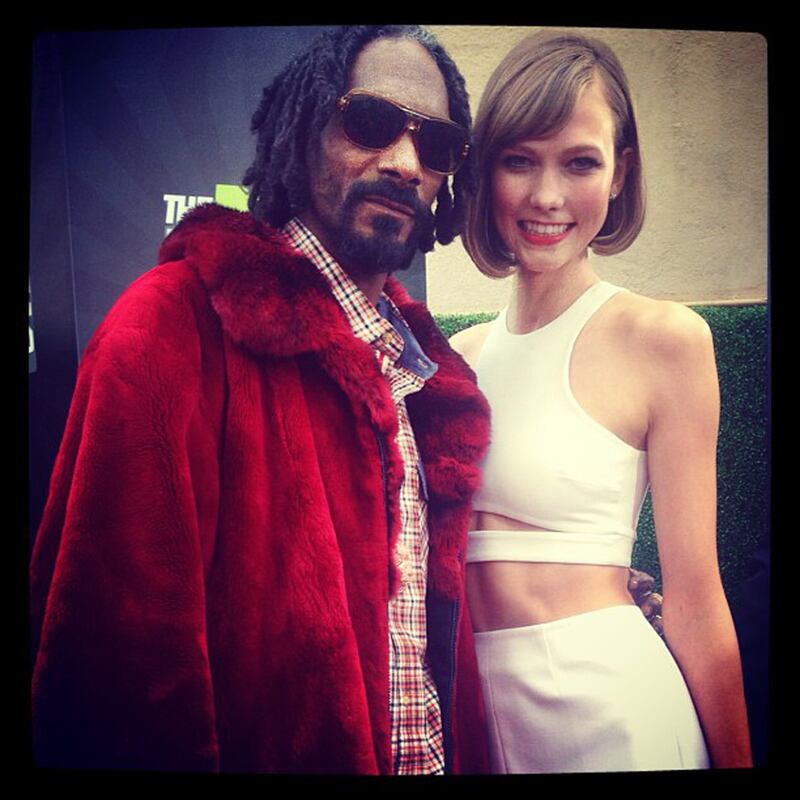 galleries/2013/04/20/justin-bieber-hamish-bowles-more-fashion-instagrams/130419-instagram-4_Snoop_Lion_and_Karlie_Kloss_qbijfw