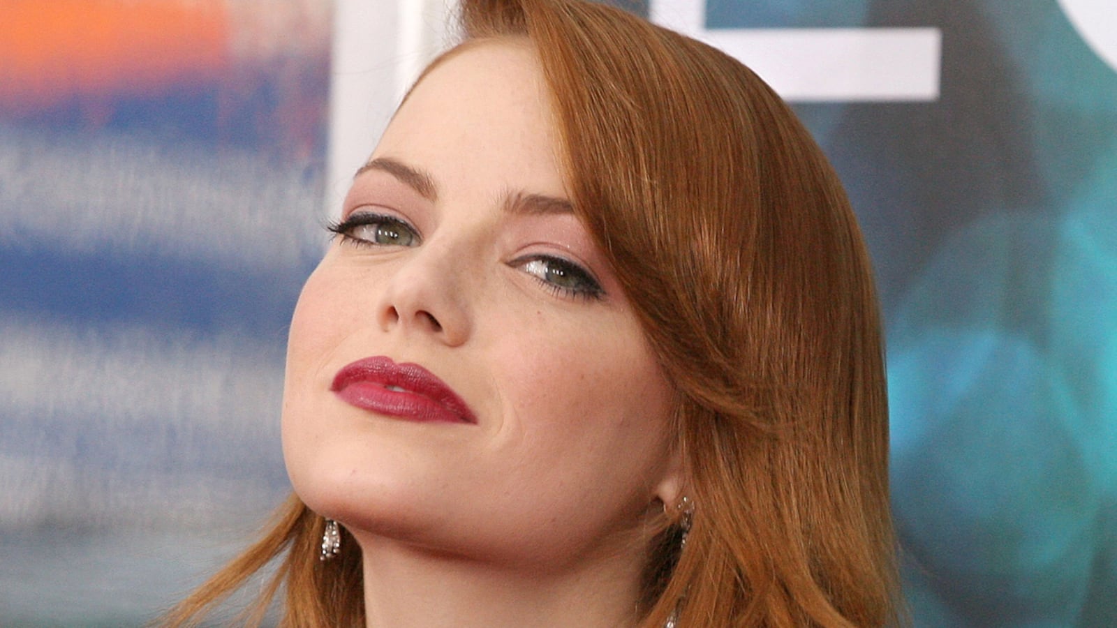 articles/2011/09/01/emma-stone-s-lindsay-lohan-problem/missing-lohan-emma-stone-setoodeh_mibpi3
