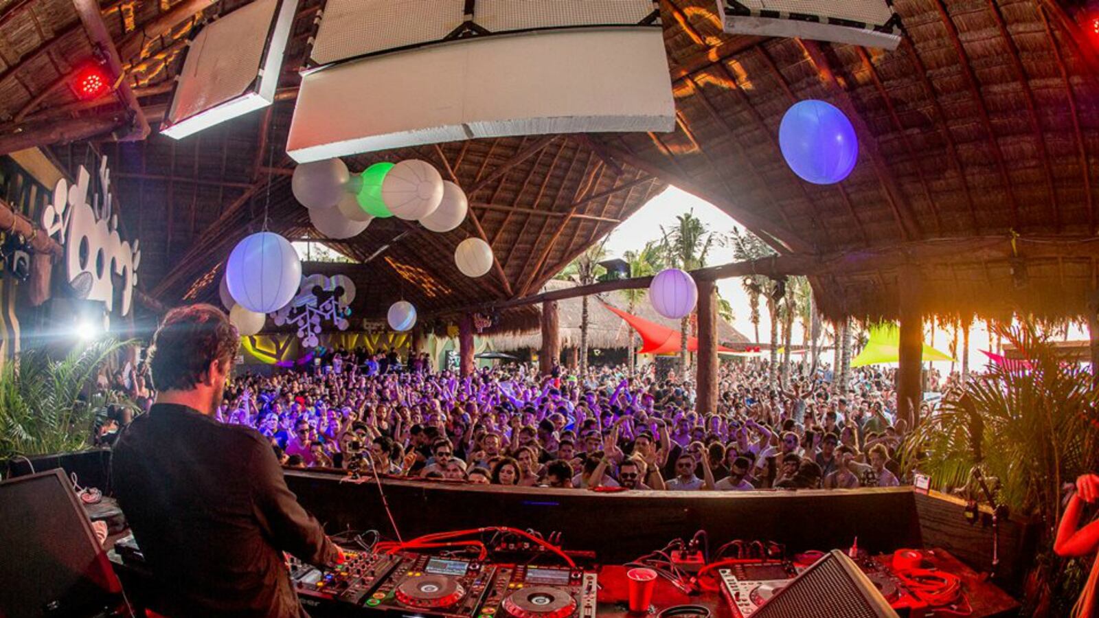 cheats/2017/01/16/4-killed-9-wounded-in-shooting-at-mexican-resort-witness-says/170116-mexico-festival-shooting-cheat_zvpxwq