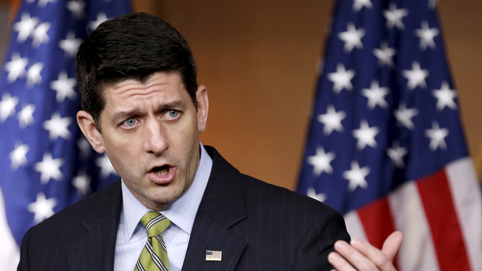 articles/2016/03/23/speaker-paul-ryan-begins-backing-house-republicans-away-from-donald-trump/160323-clift-paul-ryan-tease_lunikm