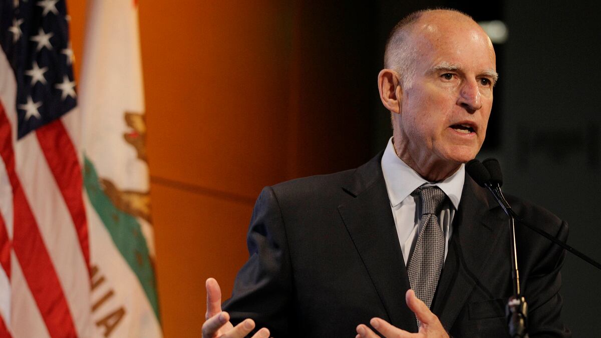 cheats/2012/09/30/ca-bans-gay-conversion-therapy/brown-calif-gay-therapy-cheat_octyf8