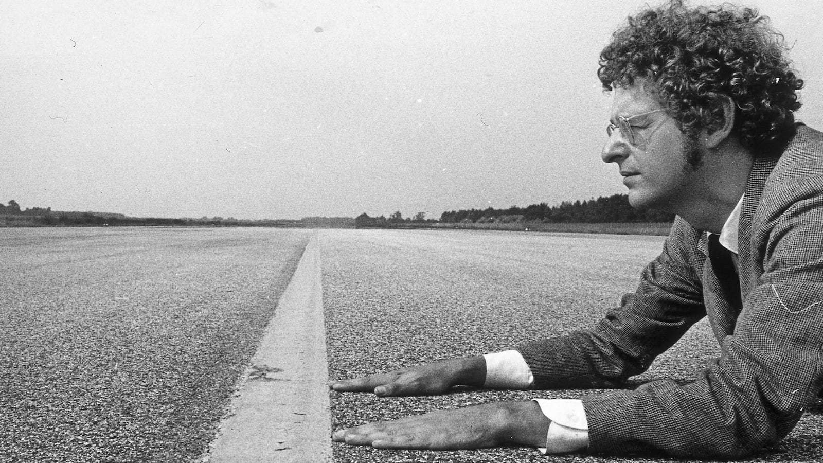 cheats/2013/07/26/walter-de-maria-dies-at-77/130726-walter-de-maria-cheat_mbyz0p