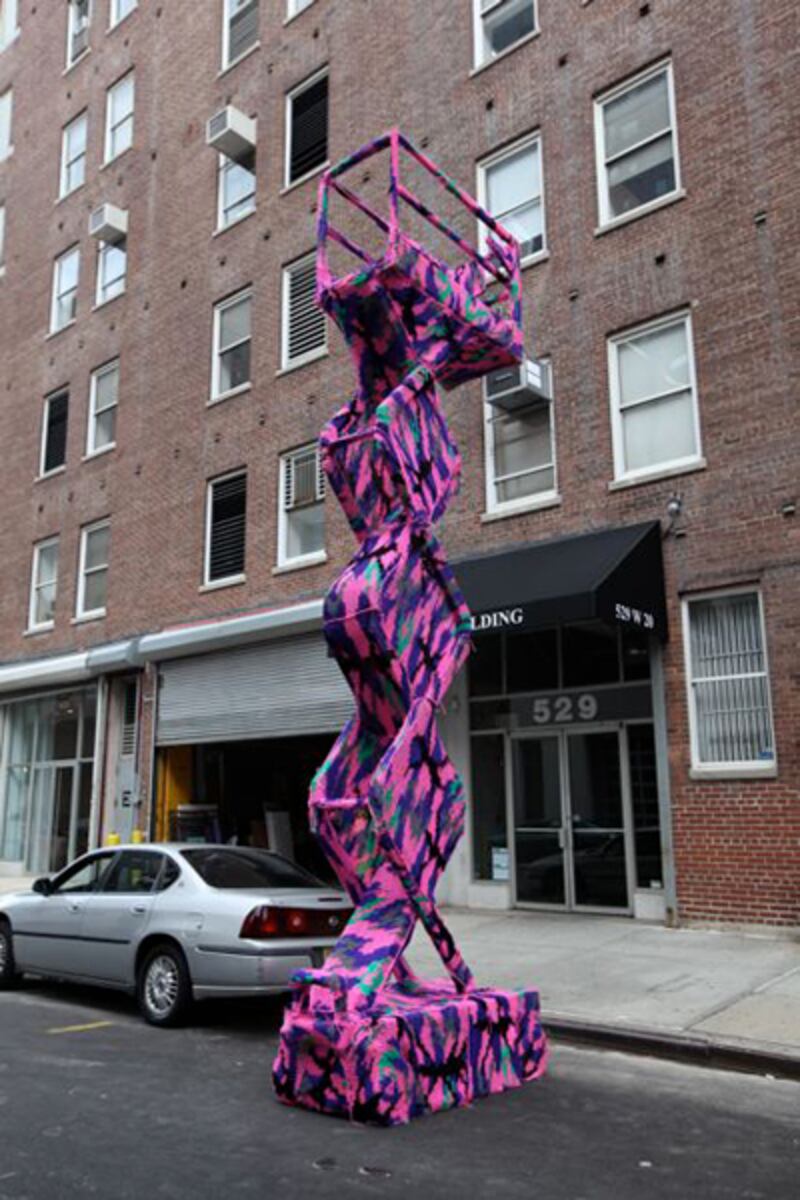 galleries/2011/08/12/olek-crochets-new-art/olek-scissor-lift_ycjtxz