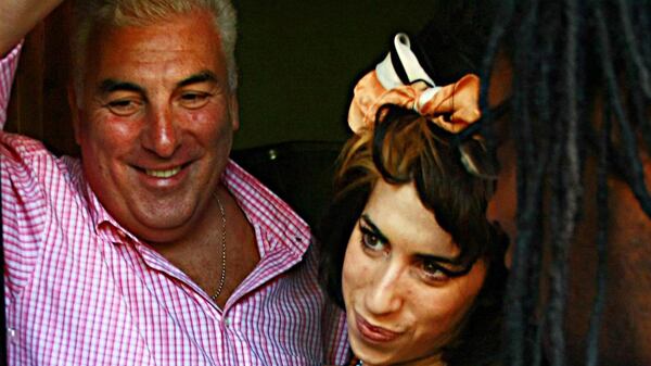 articles/2012/06/28/10-revelations-from-amy-my-daughter-mitch-winehouse-s-new-book/amy-winehouse-father-book-speedread_aavytb