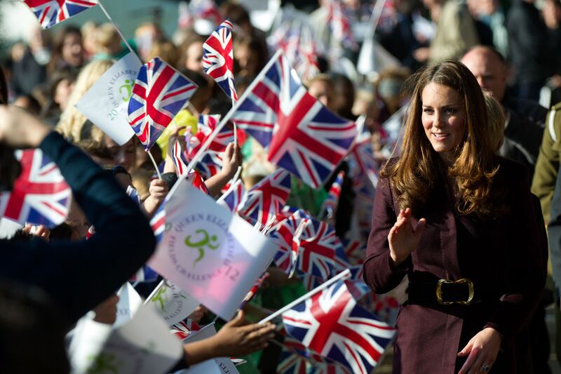 galleries/2012/10/10/hugs-and-kisses-kate-recalls-diana-s-touch-as-she-visits-newcastle/kate-newcastle-gallery5_yylupf