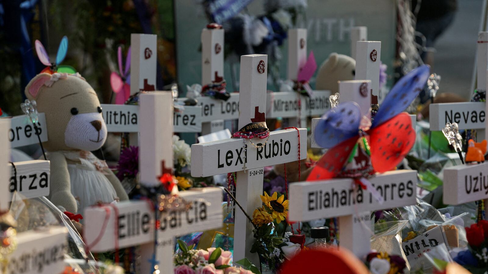 2022-06-01T212339Z_132879587_RC2VHU9BCP01_RTRMADP_3_USA-GUNS-CONGRESS_slu4hl