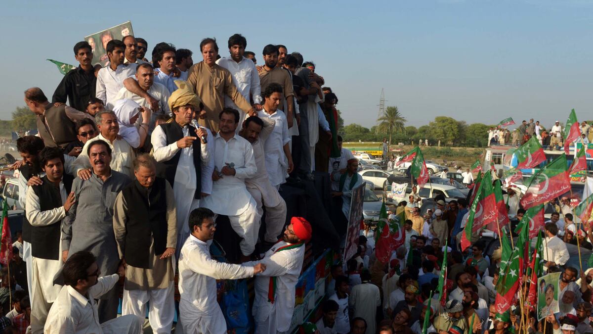 cheats/2012/10/07/pakistan-blocks-drone-protest/drone-protest-pakistan-cheat_yasa7y