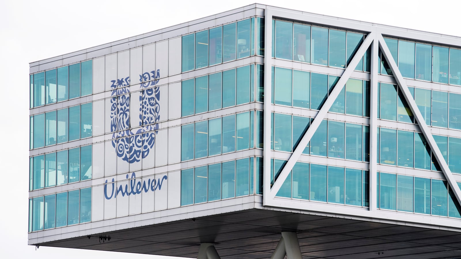 2018-08-21T000000Z_952552313_RC12E2872620_RTRMADP_3_UNILEVER-RESULTS_dcoaxh