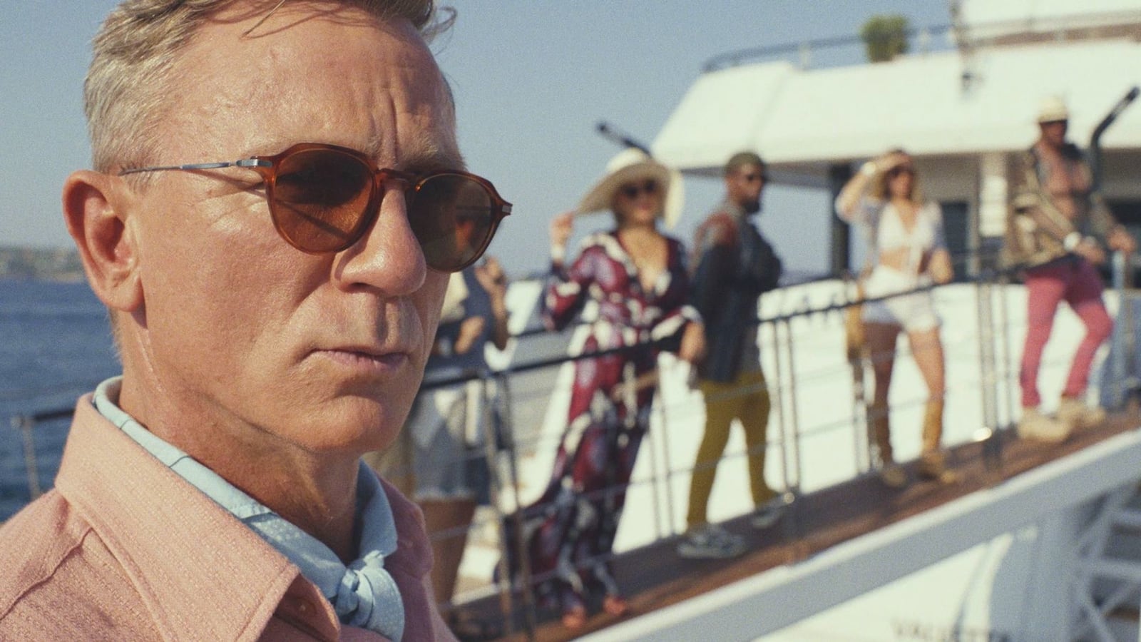 glass-onion-knives-out_nqpbzj