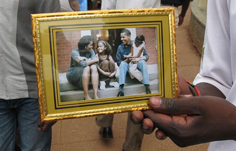 galleries/2008/11/14/obama-in-uganda/obama-uganda-6_hek2zu