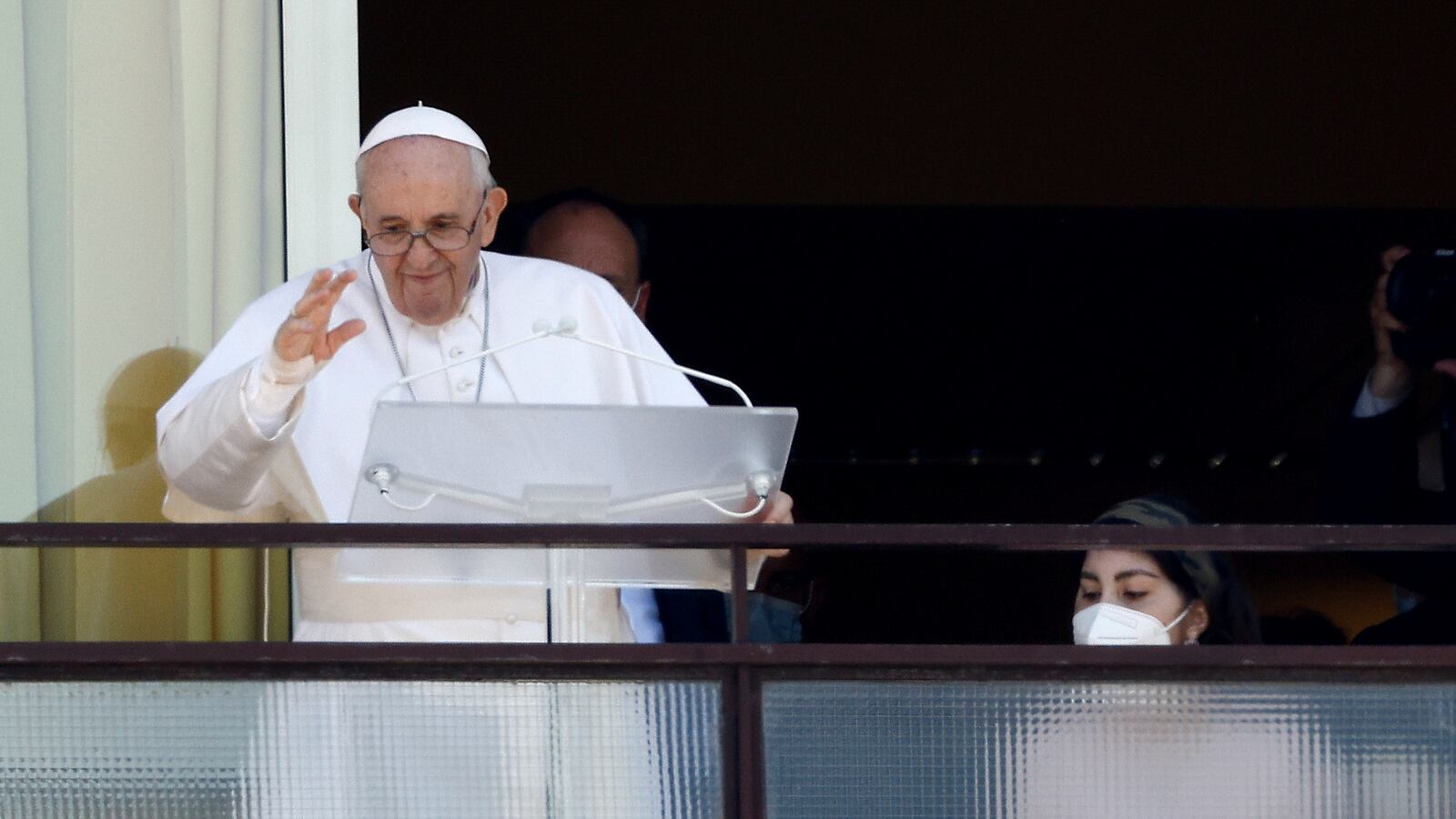 2021-07-11T103639Z_1063784537_RC2AIO9RKTL6_RTRMADP_3_POPE-SURGERY-ANGELUS_s8mzaz