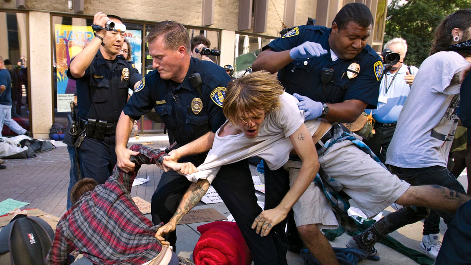 cheats/2011/11/28/heilemann-will-occupy-shake-2012/crisis-occupy-wall-street_tbbpsc