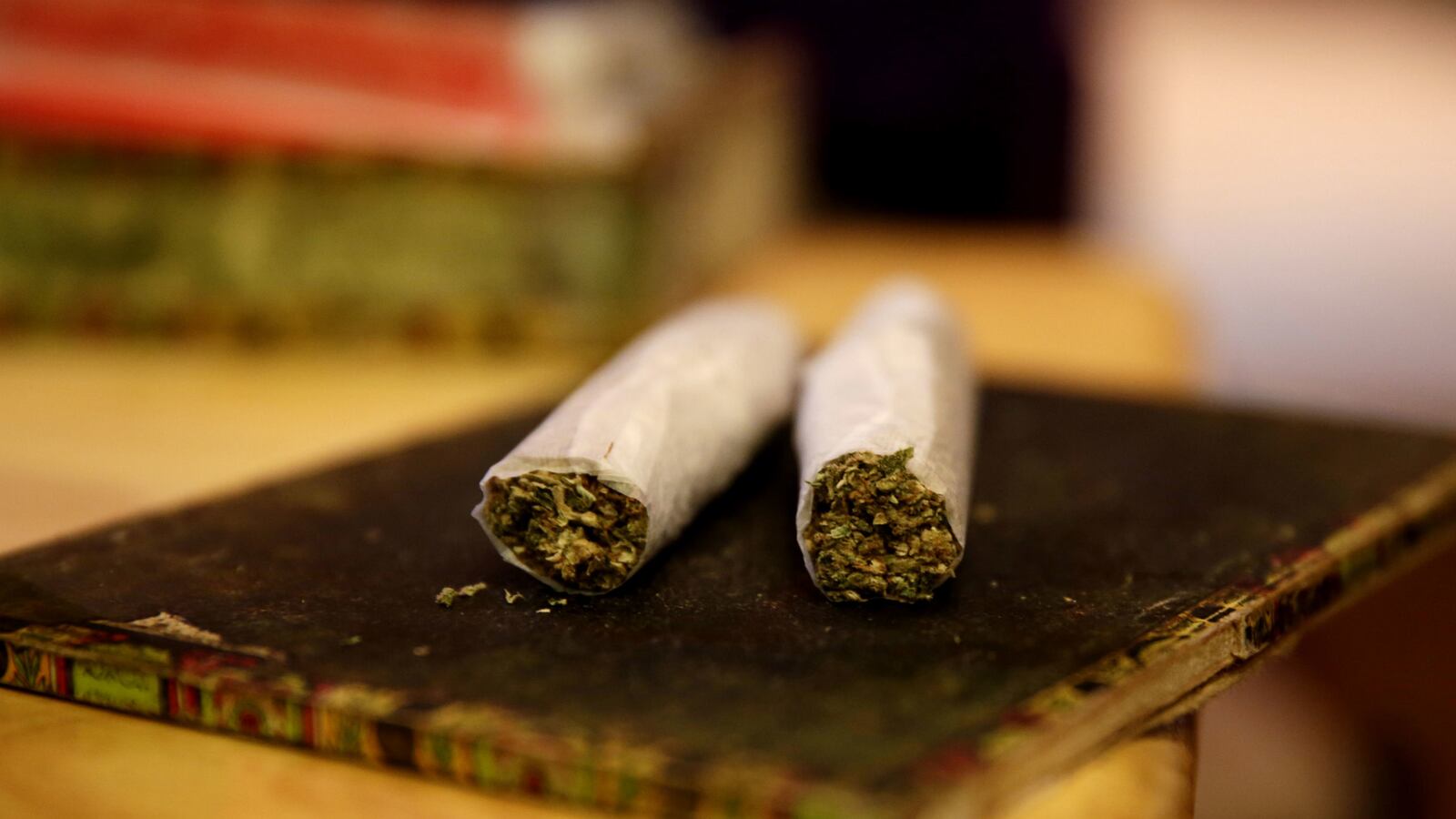 cheats/2014/07/31/seattle-cop-issued-80-of-pot-tickets/140731-marijuana-cheat_fbav9v