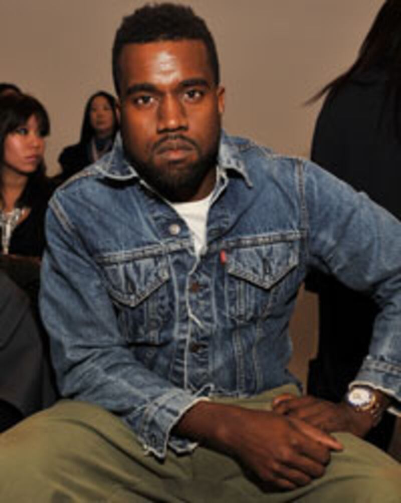 articles/2009/02/16/kanyes-with-the-band/espinosa-kanye_14335_qyvinu
