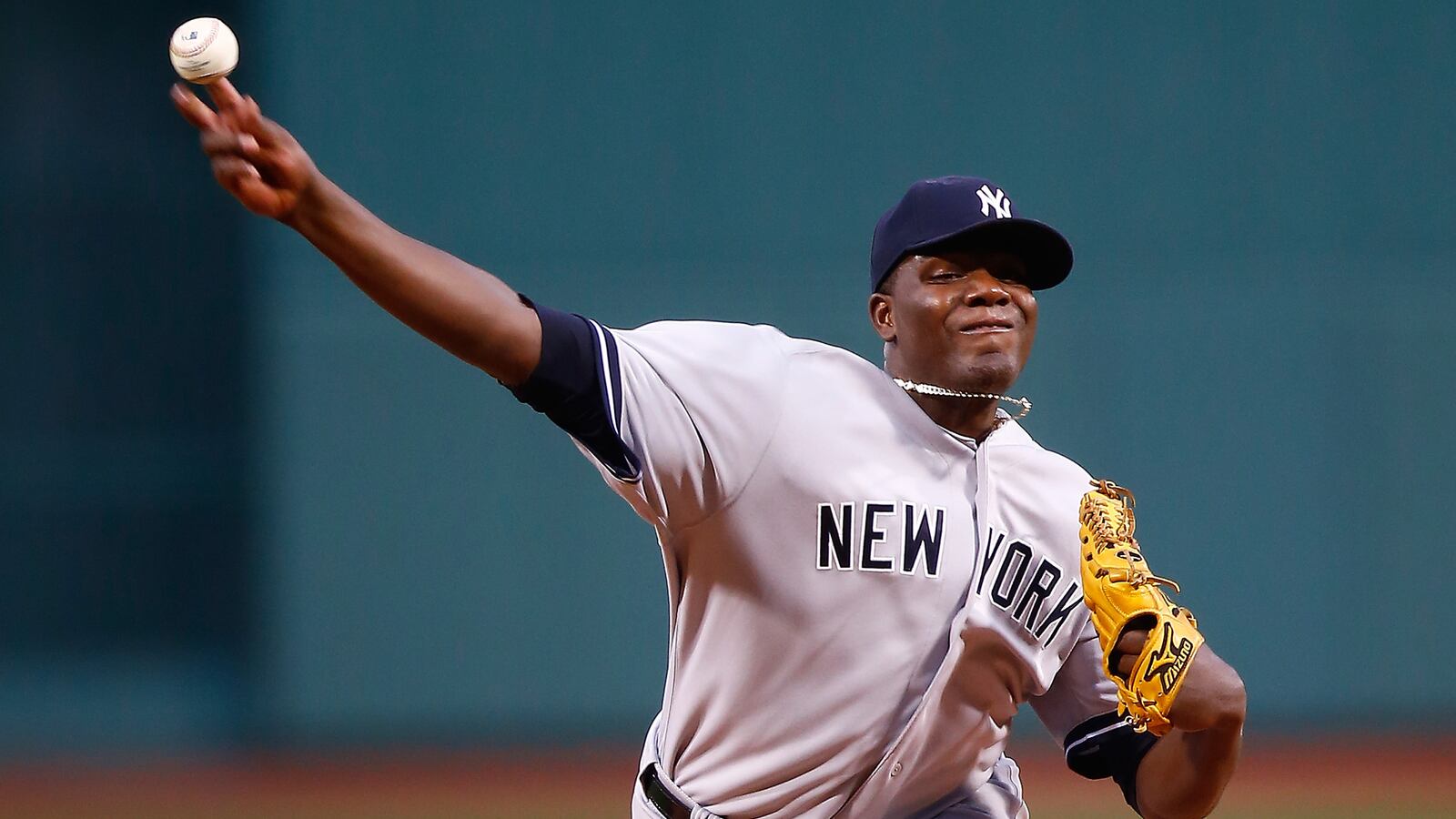 cheats/2014/04/24/pineda-ejected-for-pine-tar-use/140424-Michael-Pineda-cheat_clmeqp