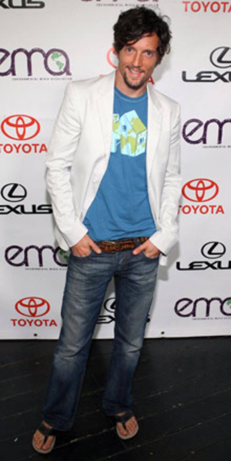 galleries/2009/10/26/environmental-media-awards/red-carpet---mraz_lawcbp