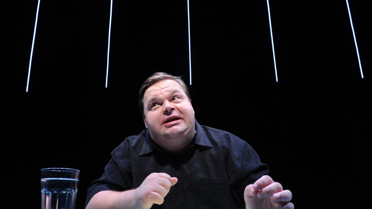 articles/2012/02/29/mike-daisey-the-man-who-outed-apple-s-abysmal-labor-practices-in-china/mike-daisey-public-bernstein_qlwqnp