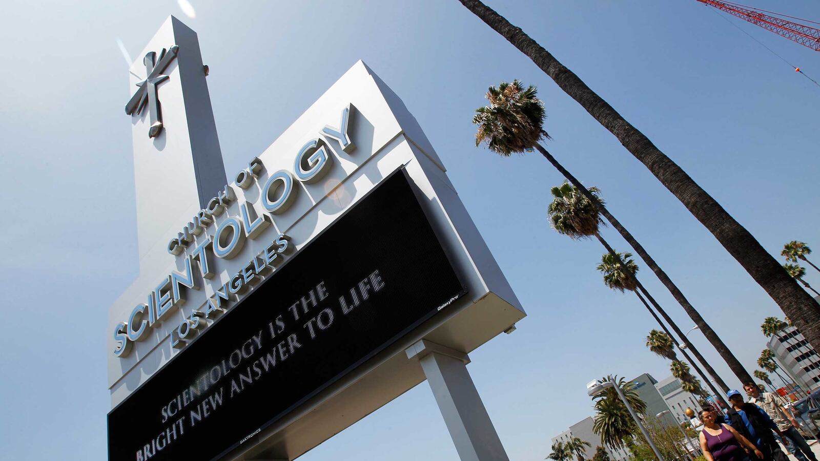 articles/2015/03/23/scientology-s-sneaky-ads-slam-critics/150322-siegel-scientology-ads-tease-2_bejfun