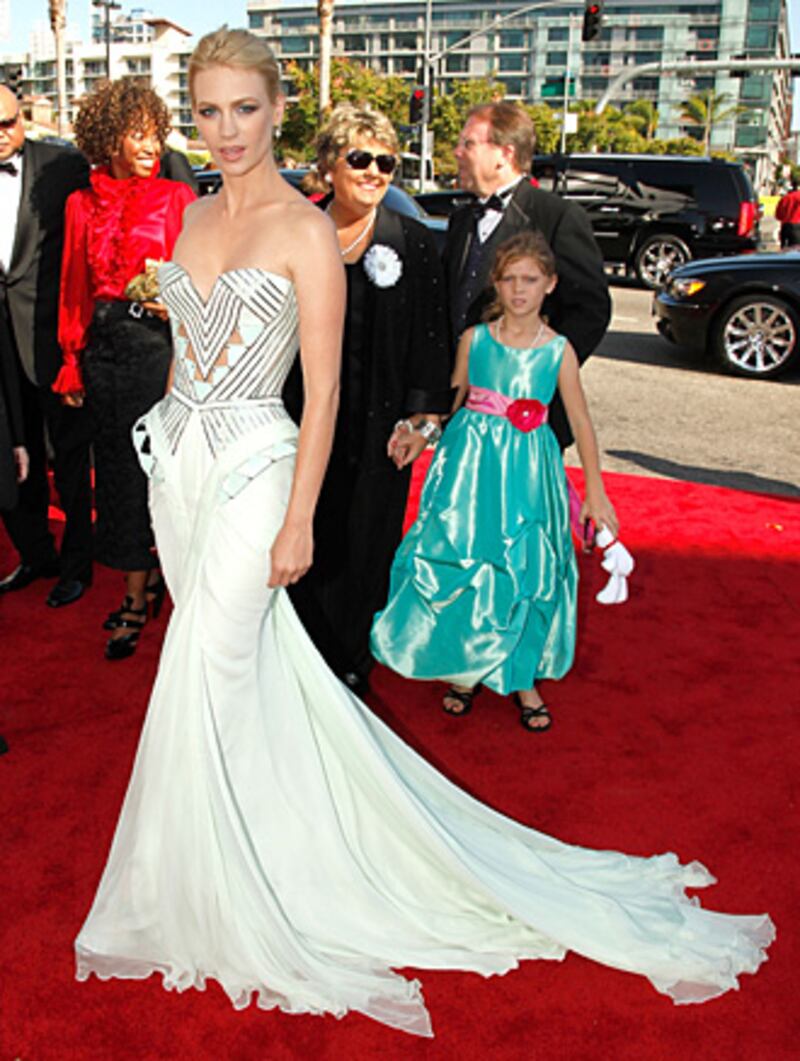 galleries/2009/12/24/the-year-in-red-carpet/year-in-red-carpet---january-jones_ypwva4
