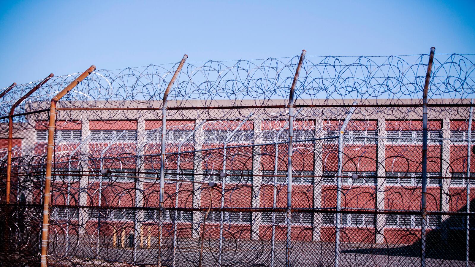 cheats/2014/03/19/nyc-inmate-baked-to-death/140319-rikers-inmate-cheat_vectvh