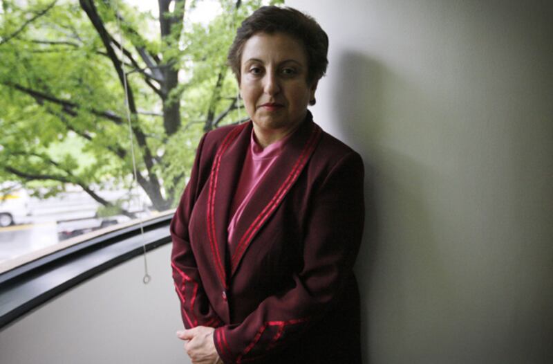 galleries/2009/06/21/iran-s-revolutionary-women/iranian-women-2_dfwgvm