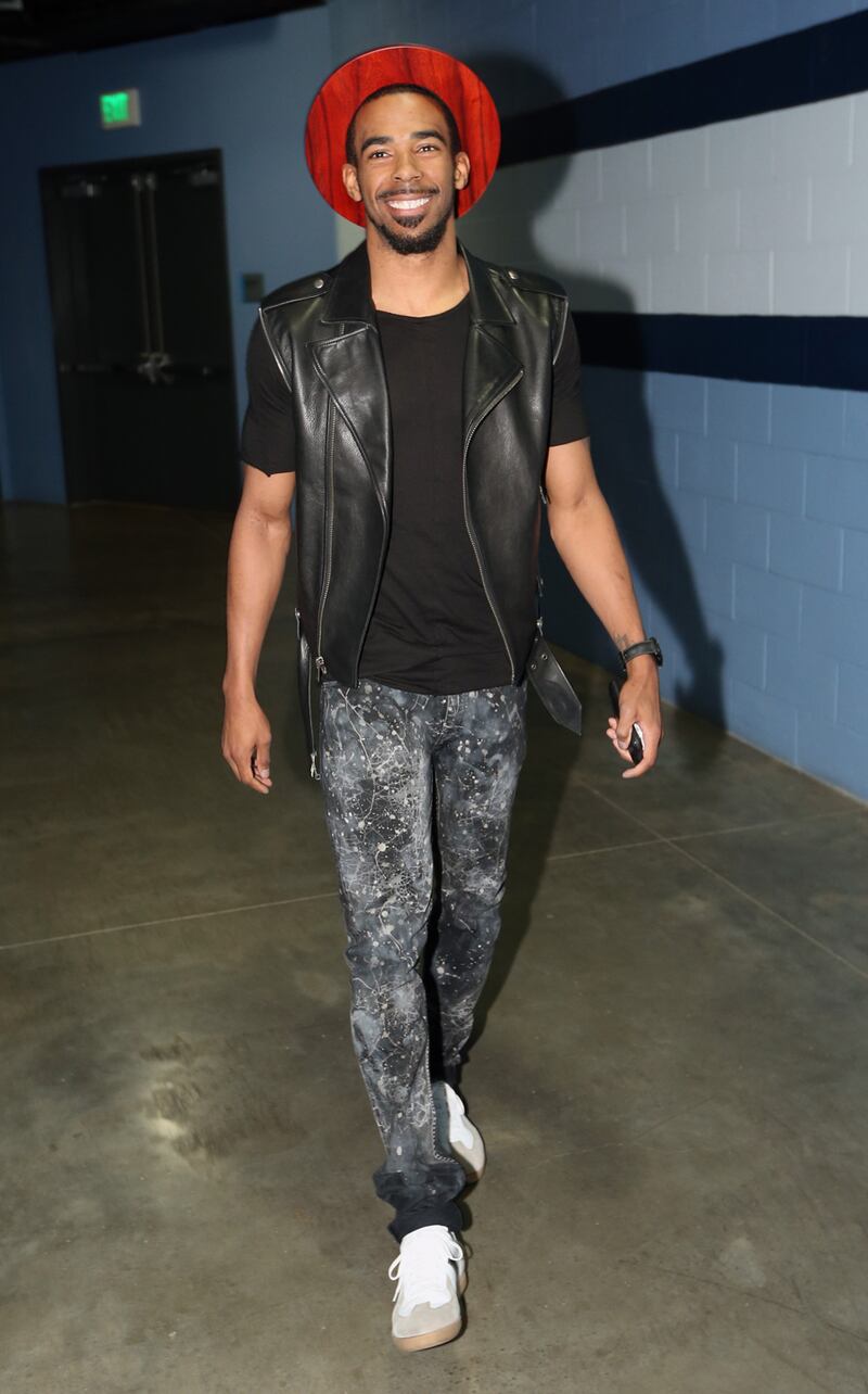 galleries/2014/05/11/lebron-james-dwyane-wade-russell-westbrook-and-more-stylish-nba-players-photos/140425-mike-conley-bball-gal_enssye