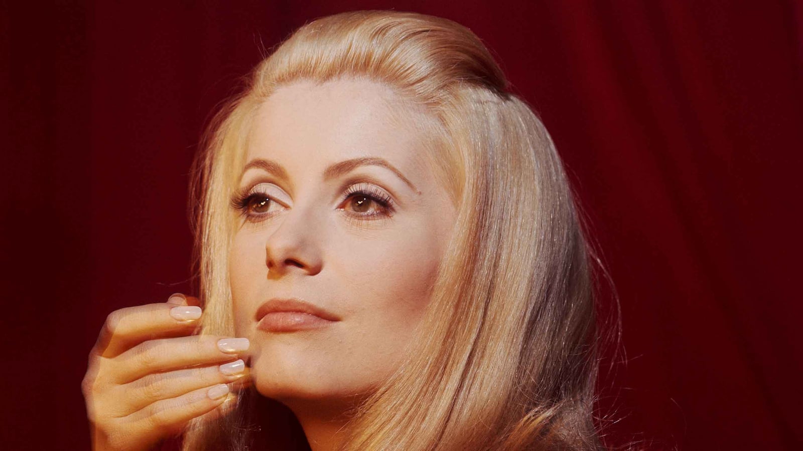 180114-kennedy-catherine-deneuve-hero_nm02nr