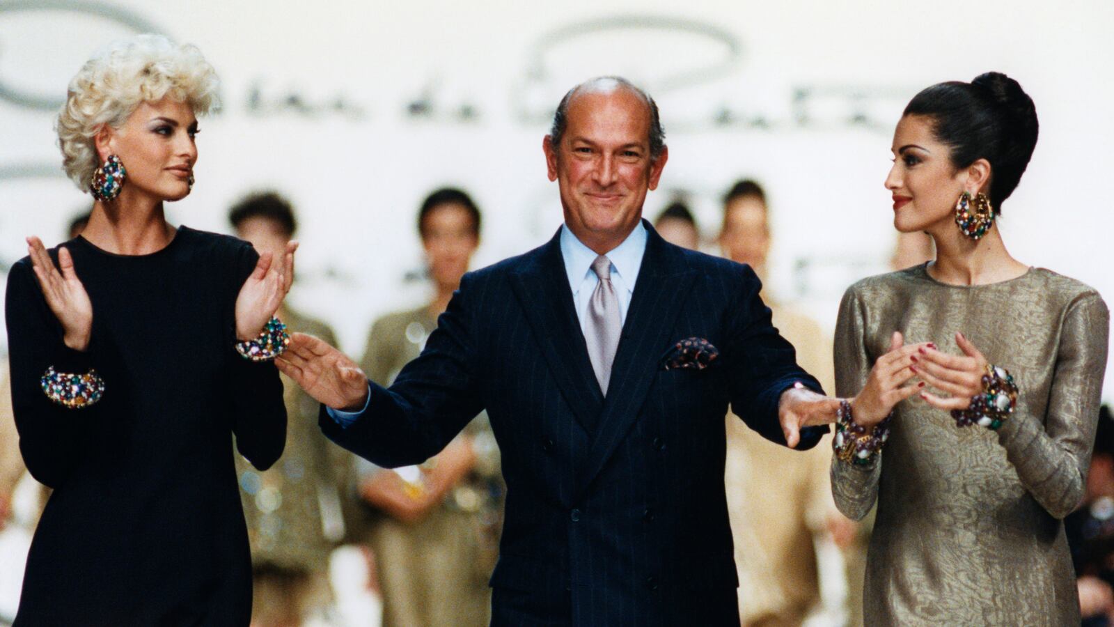 galleries/2014/10/21/oscar-de-la-renta-dead-at-82-his-life-in-photos/141020-oscar-gal-tease_mxhl7p