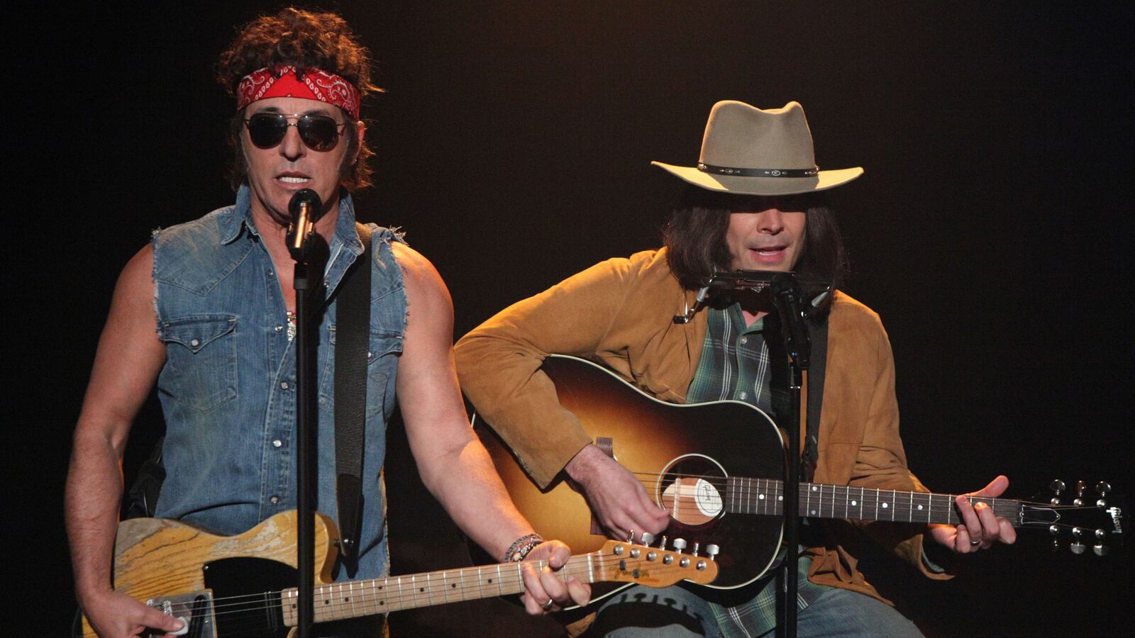 articles/2013/03/21/jimmy-fallon-s-seven-most-rockin-musical-numbers/130321-vid-fallon-moments-tease_mtavxr