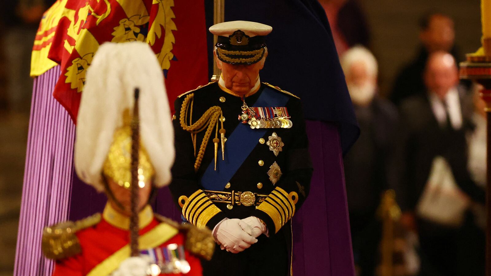 2022-09-16T185331Z_1357884540_RC2IIW9U67UH_RTRMADP_3_BRITAIN-ROYALS-QUEEN_anamul