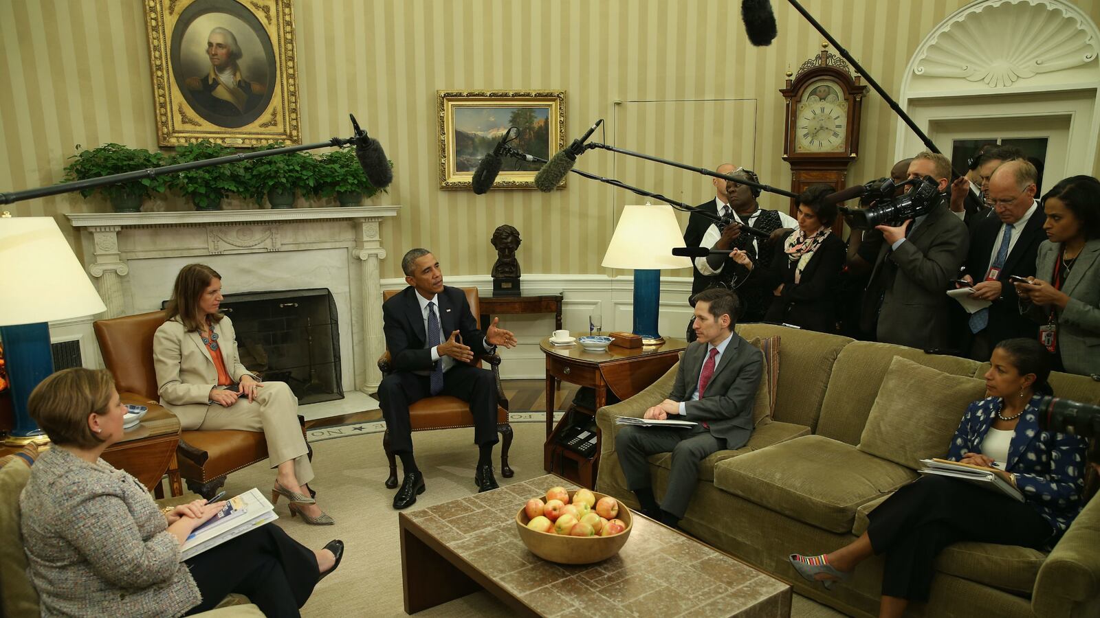 cheats/2014/10/16/obama-mulls-naming-ebola-czar/141016-obama-czar-cheat_vat239