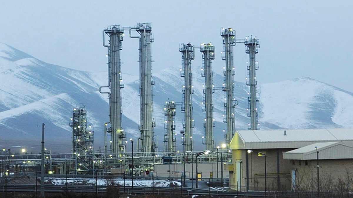 articles/2012/11/01/between-american-and-iranian-elections/iran-negotiations-ephron-tease_vzbbjx