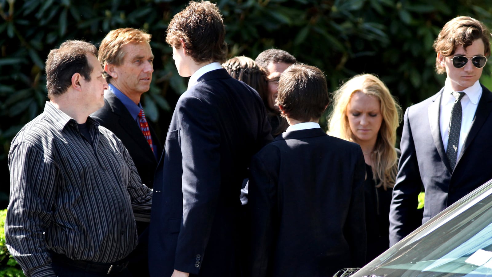 cheats/2012/05/19/kennedy-relatives-say-goodbye/mary-kennedy-funeral_njqa2g