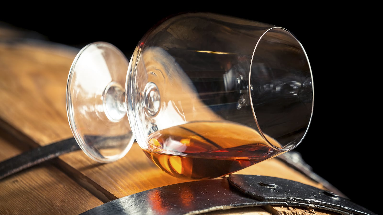 articles/2014/07/28/your-craft-whiskey-is-probably-from-a-factory-distillery-in-indiana/140727-felten-whiskey-scandal-tease_qqufpx