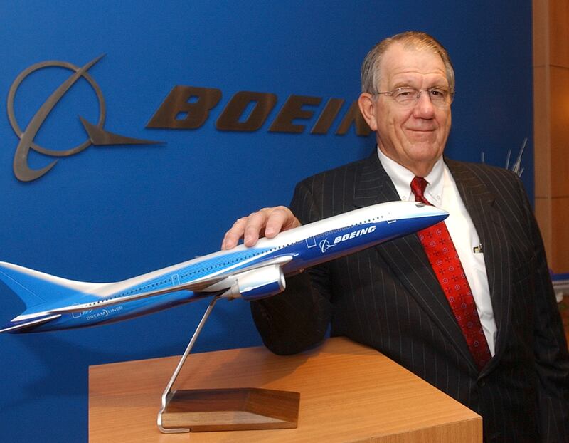 galleries/2010/08/09/20-golden-parachutes/golden-parachute---stonecipher_ej8gvb