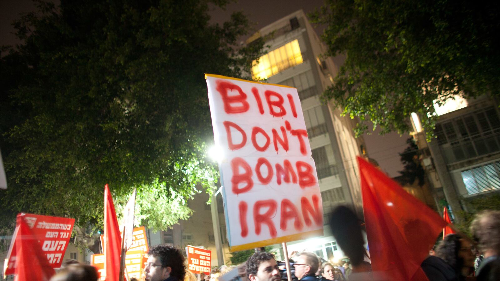 articles/2012/08/07/mitt-hold-your-fire/bibi-dont-bomb-openz_njhuzn