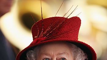 cheats/2010/11/07/queen-elizabeth-ii-joins-facebook/queen-elizabeth_nygnpp